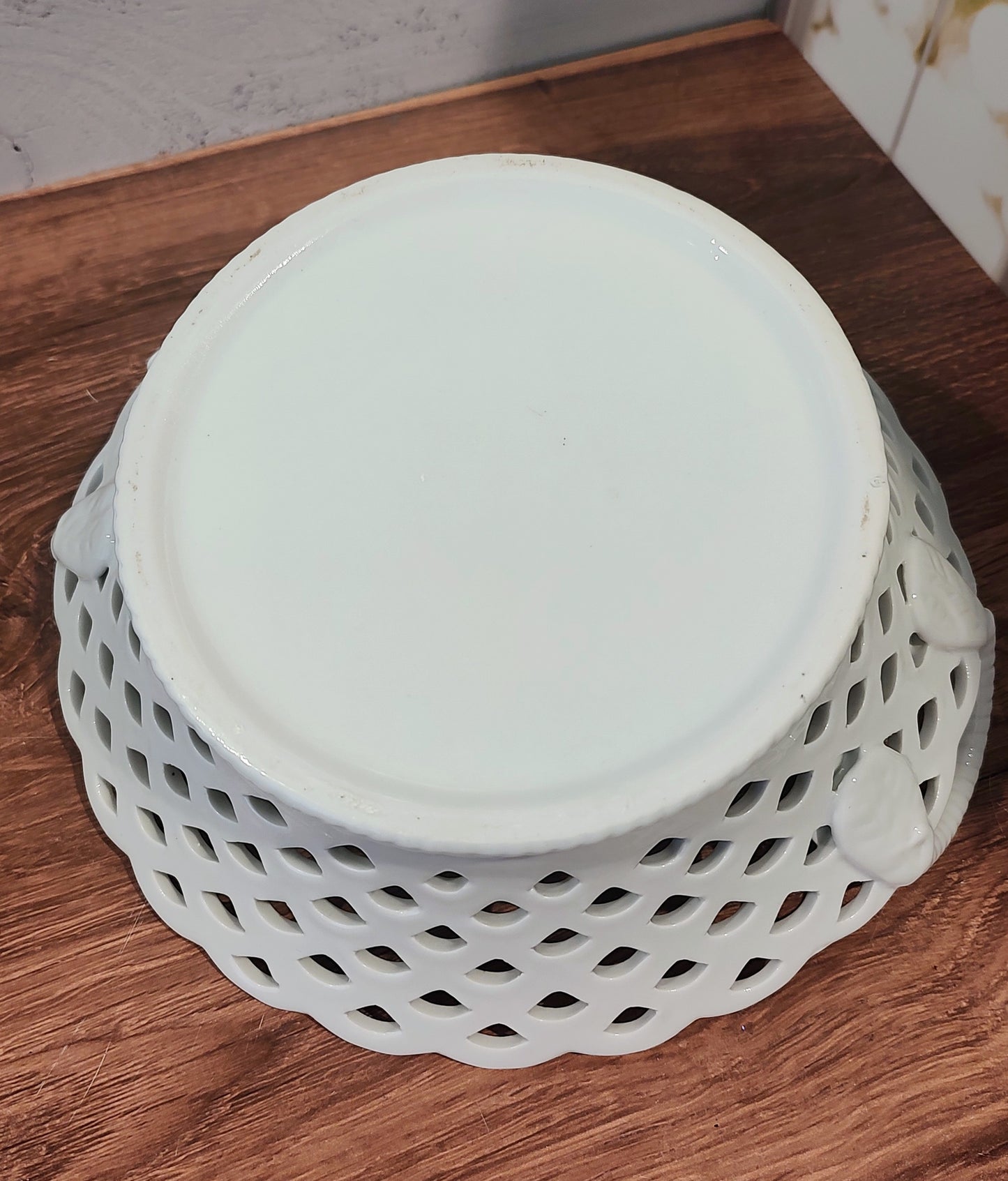 White Lattice Ceramic Fruit Bowl