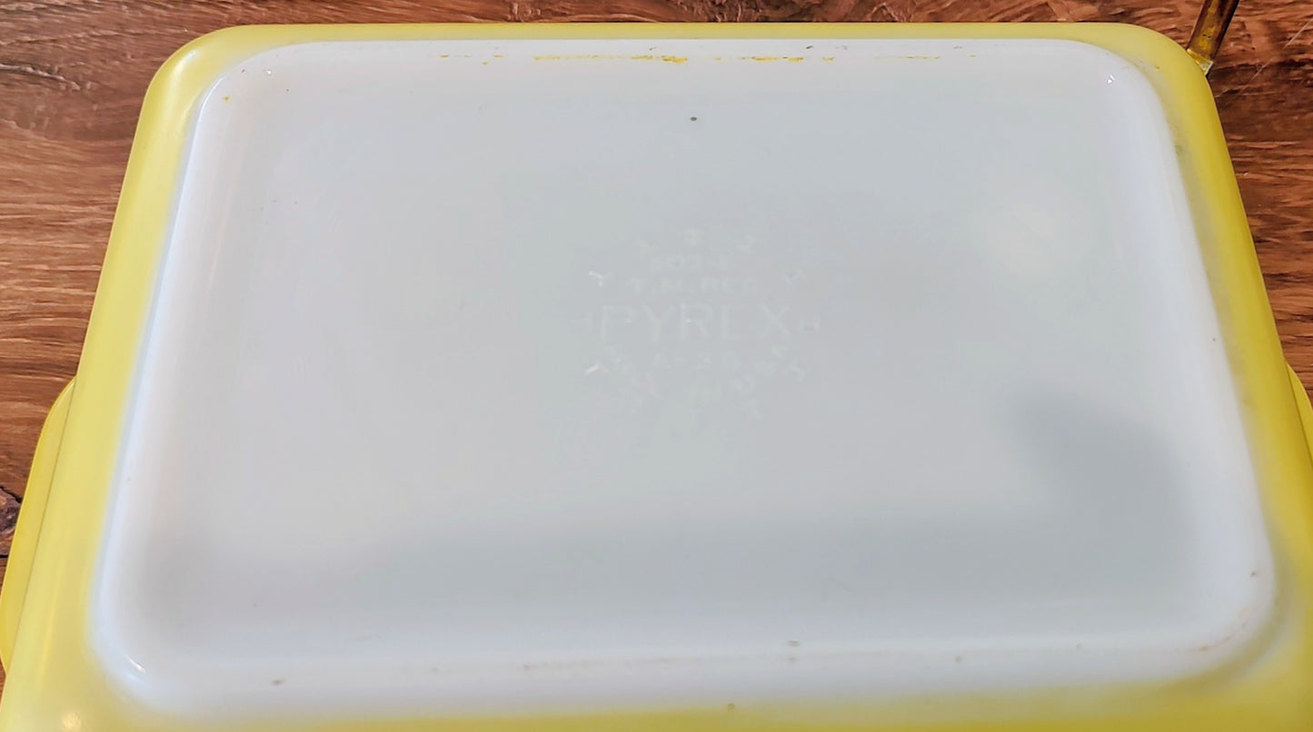 Yellow Pyrex Refrigerator Dish with Lid