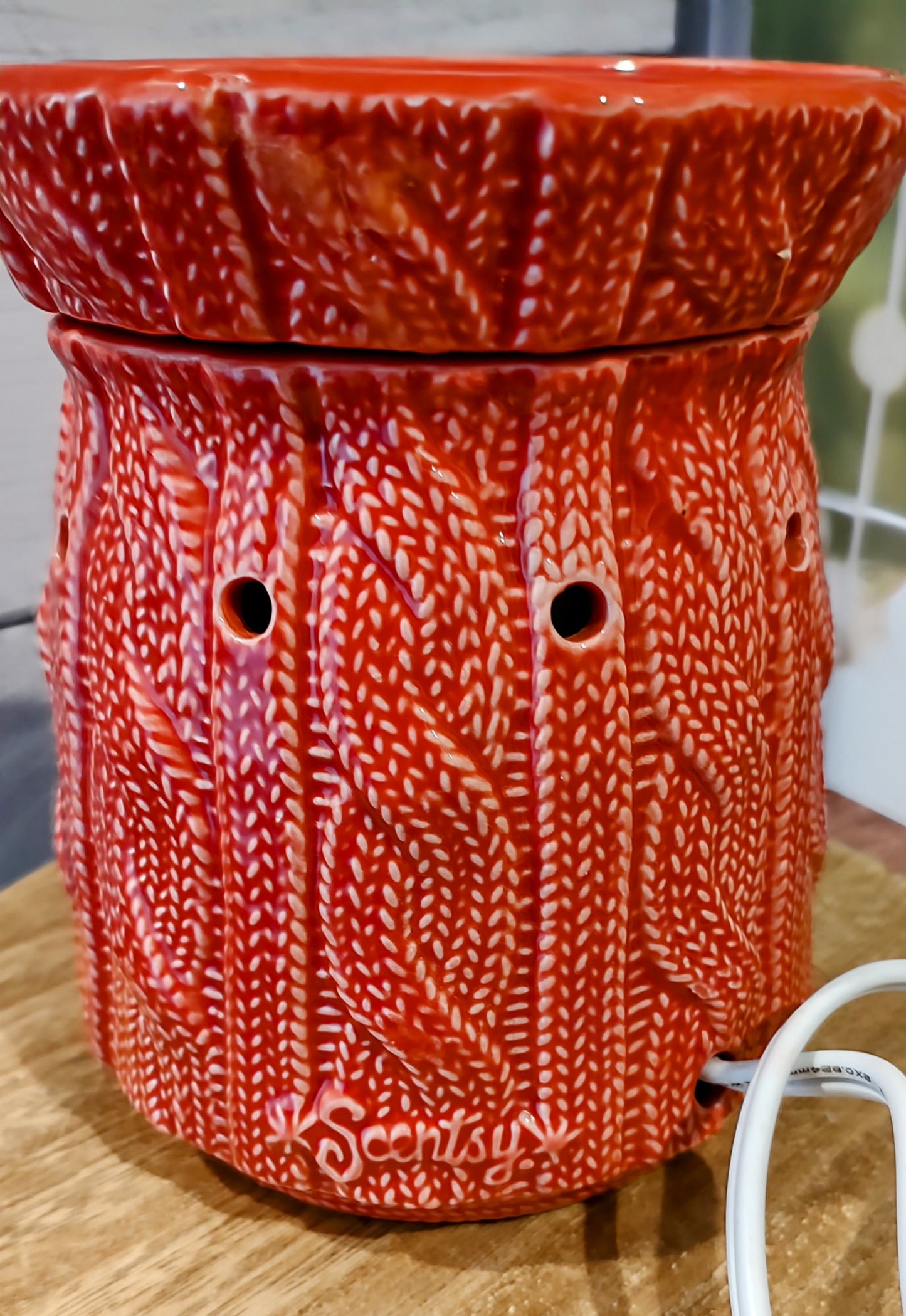 Scentsy Cozy Sweater Wax Warmer