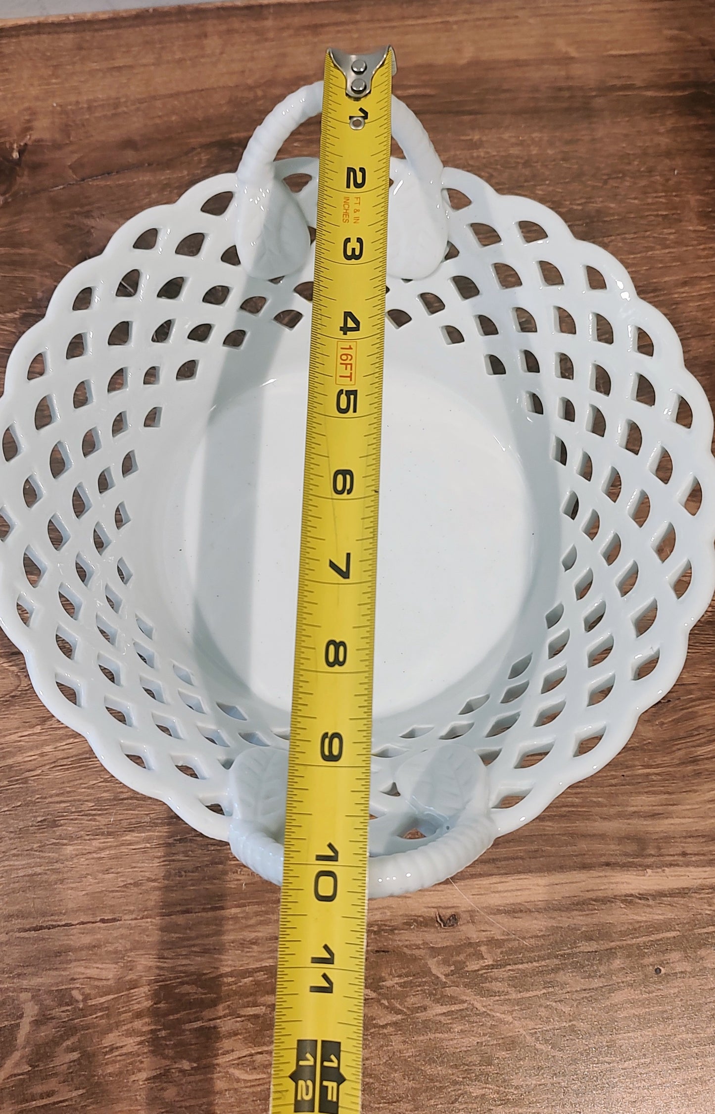 White Lattice Ceramic Fruit Bowl