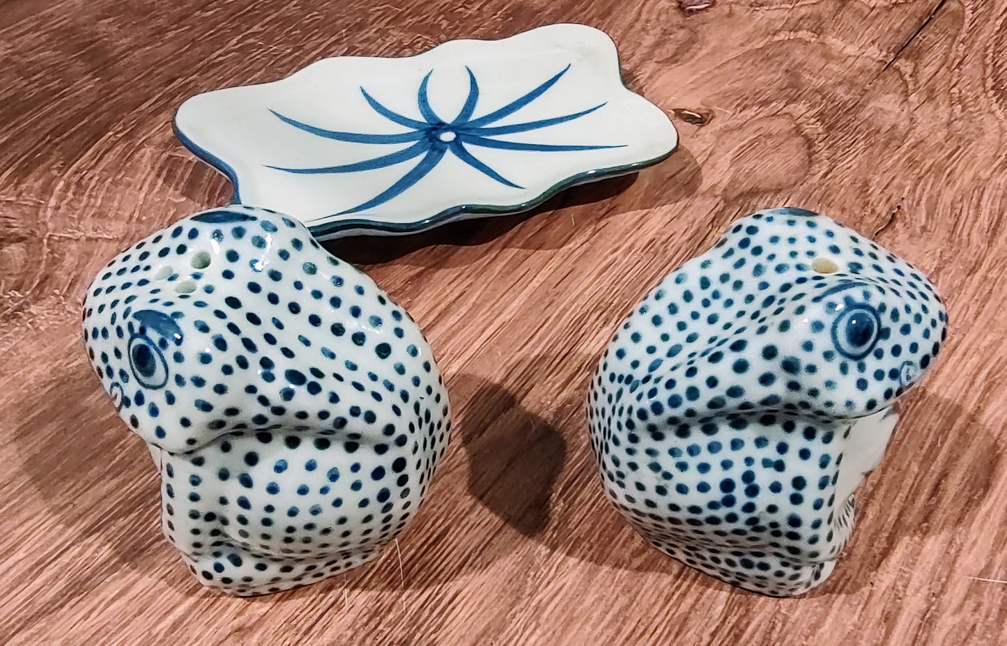 Blue & White Frog Salt & Pepper Shakers on Tray