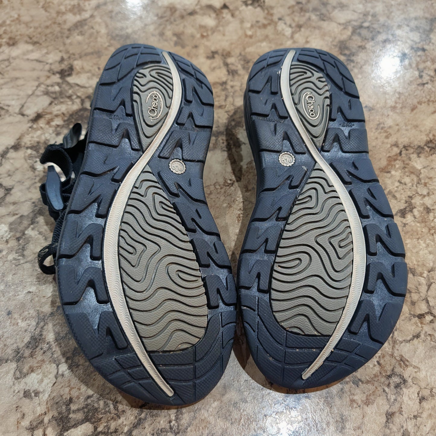 Chaco (size 7) Hiking Strapy Sport Sandals ZVOLV X2 style