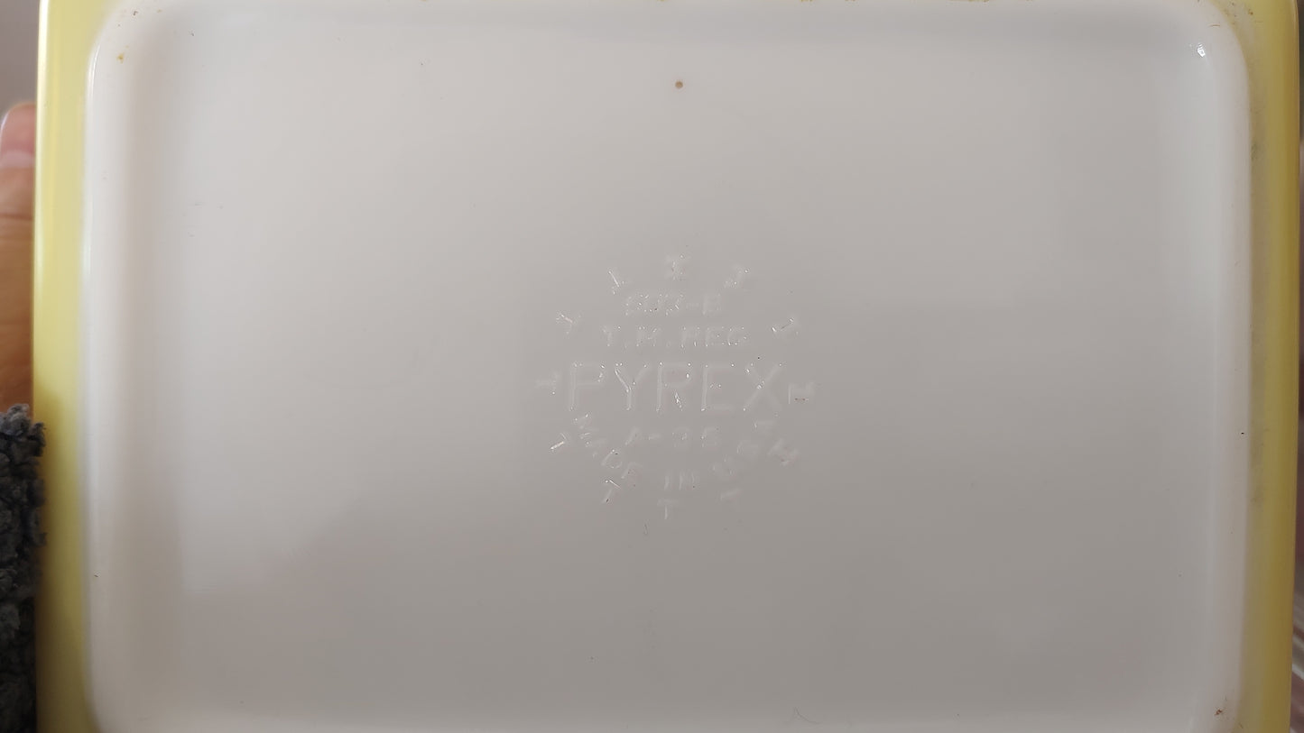 Yellow Pyrex Refrigerator Dish with Lid
