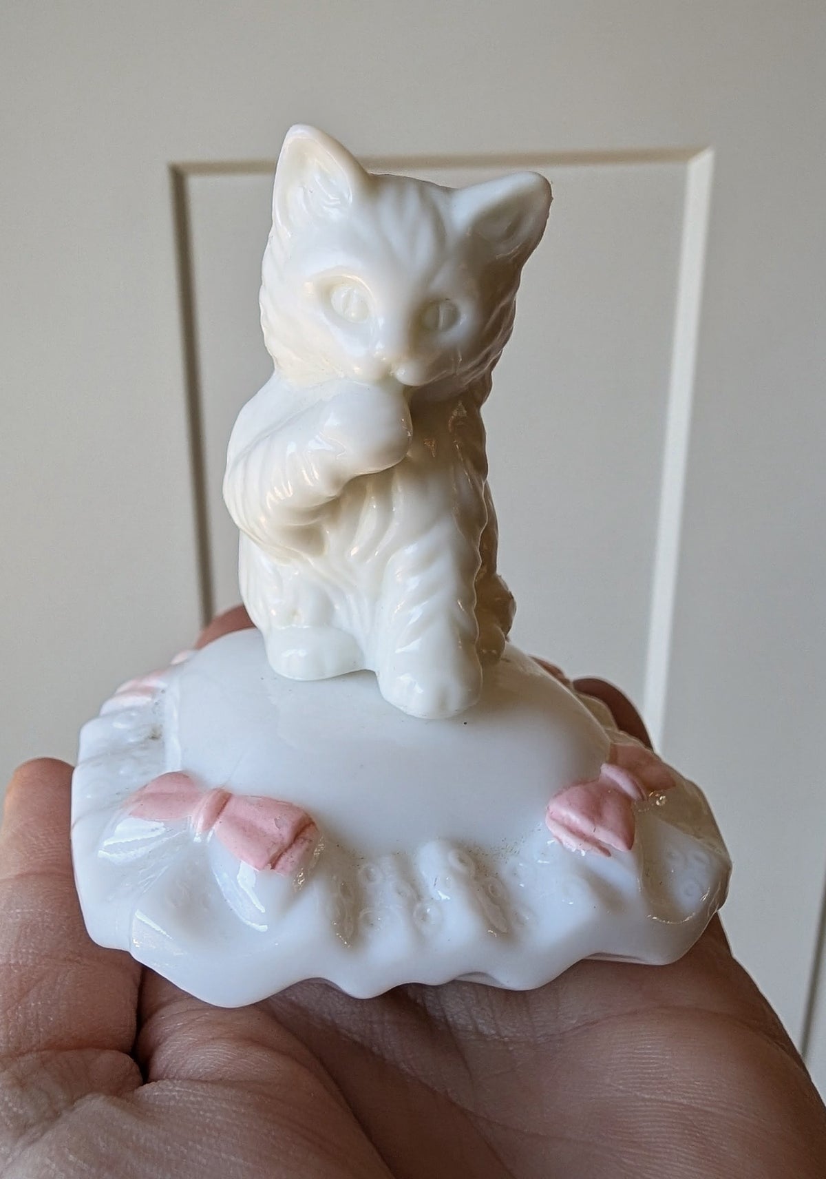 Sitting Pretty Avon Cat on a Pillow Cologne Bottle