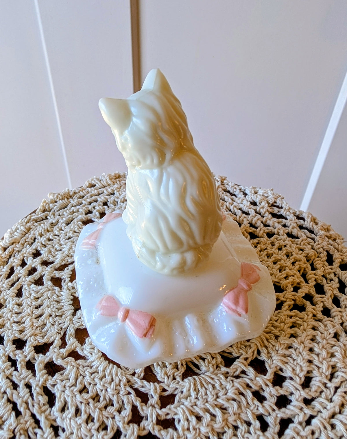 Sitting Pretty Avon Cat on a Pillow Cologne Bottle