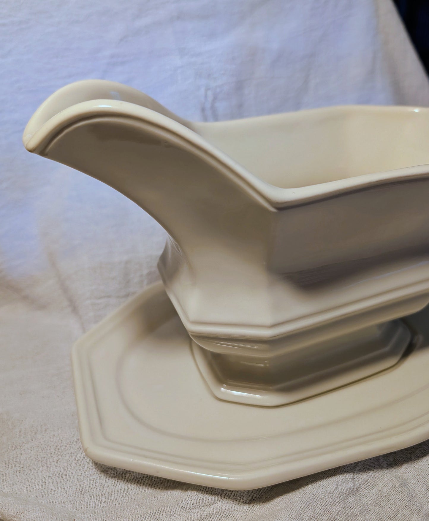 Red Cliff Ironstone Gravy Boat & Plate