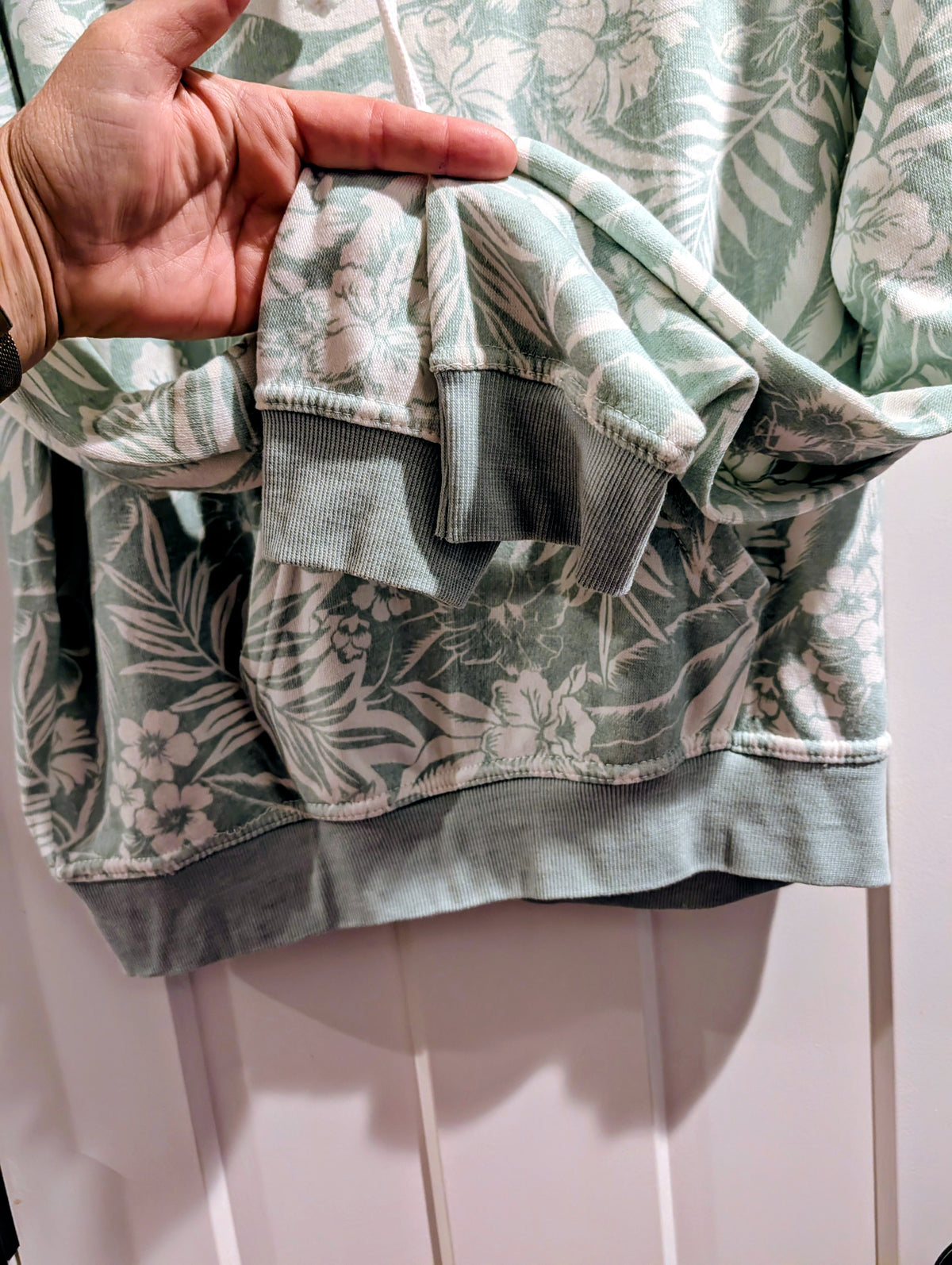 Ron Jon Surf Shop Mint Green and White Size M Lightweight Hoodie NWT