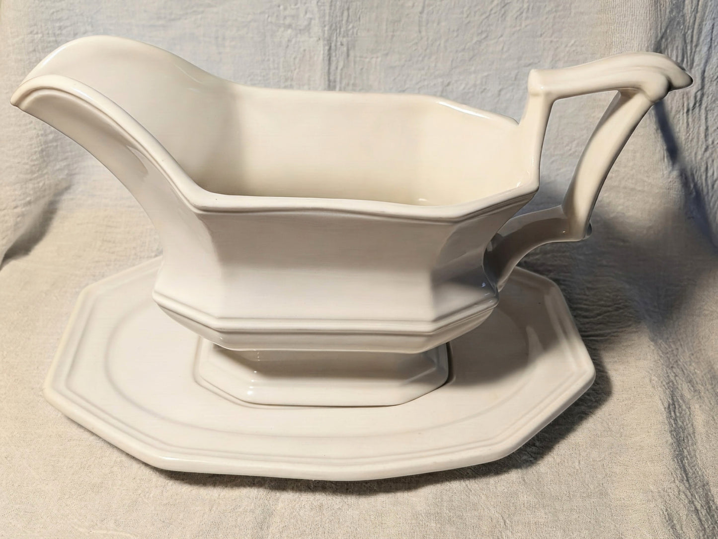 Red Cliff Ironstone Gravy Boat & Plate