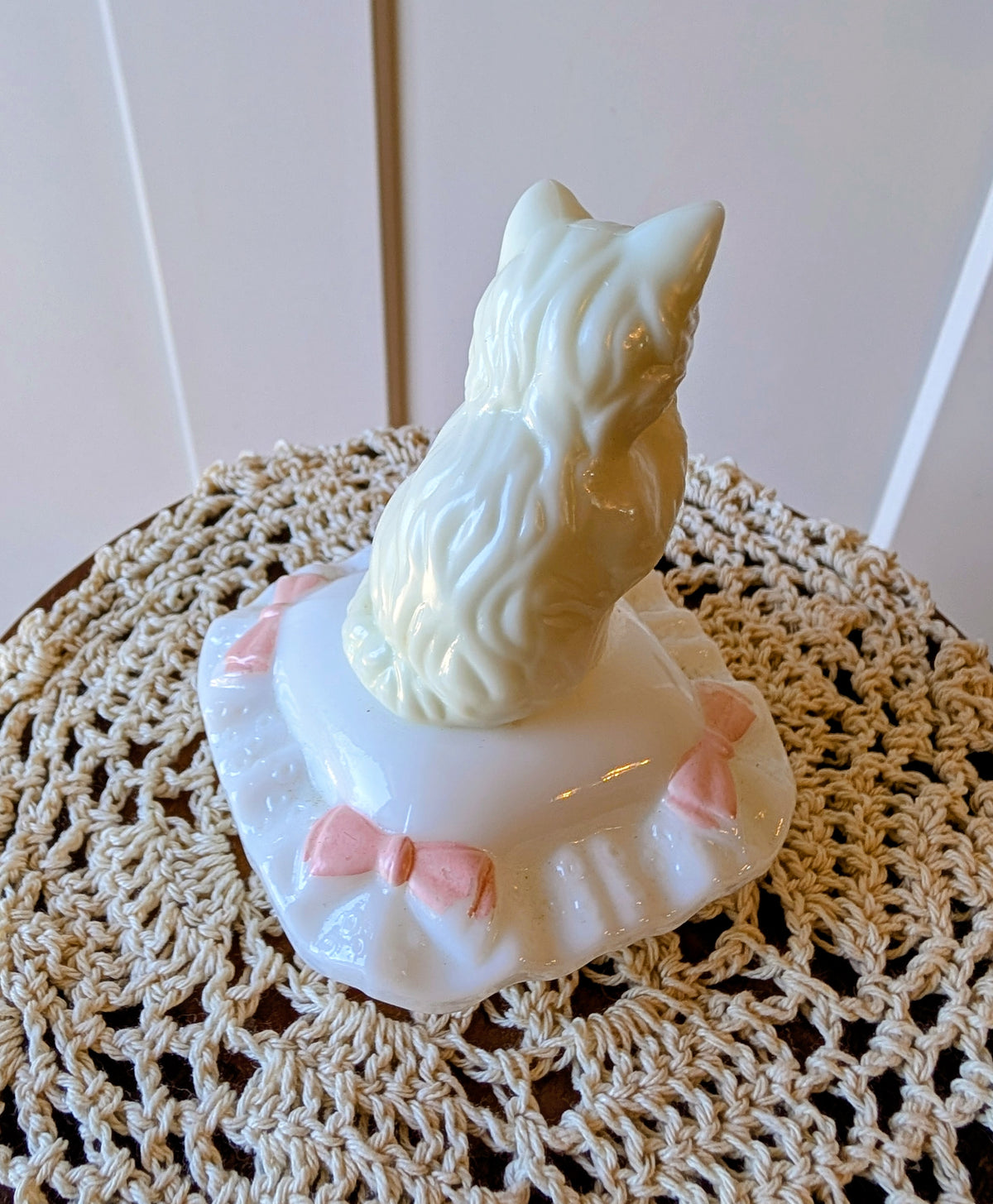 Sitting Pretty Avon Cat on a Pillow Cologne Bottle