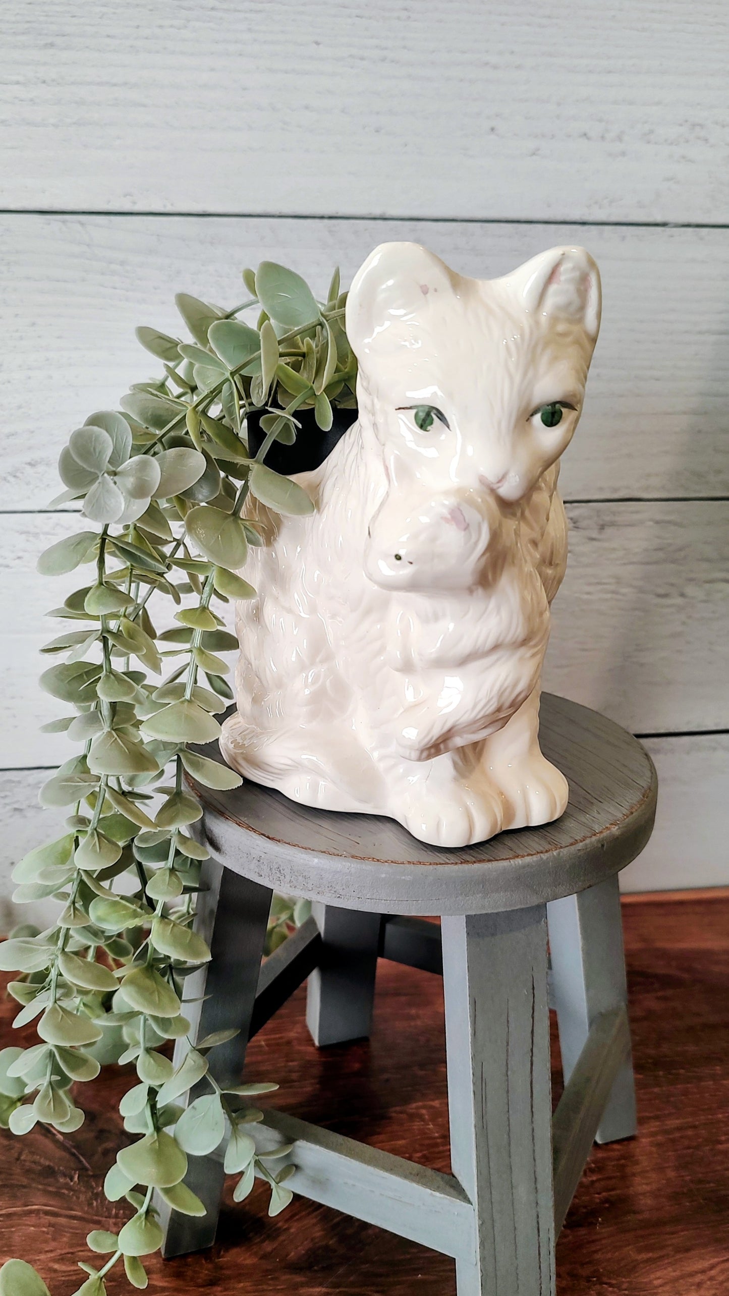 Vintage Cat With Kitten Ceramic Planter