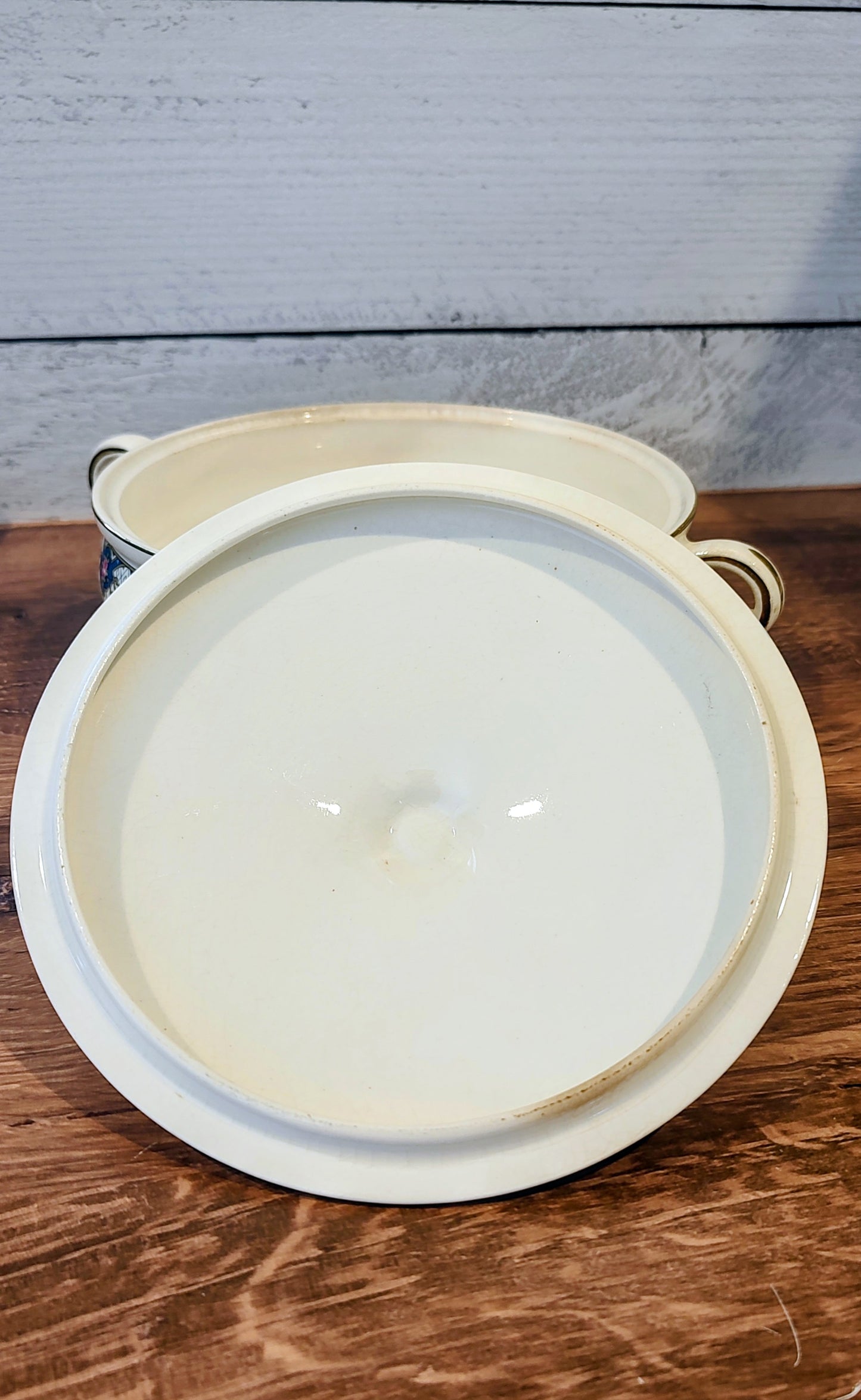 Pope-Gosser Antique Vegetable Bowl with Lid