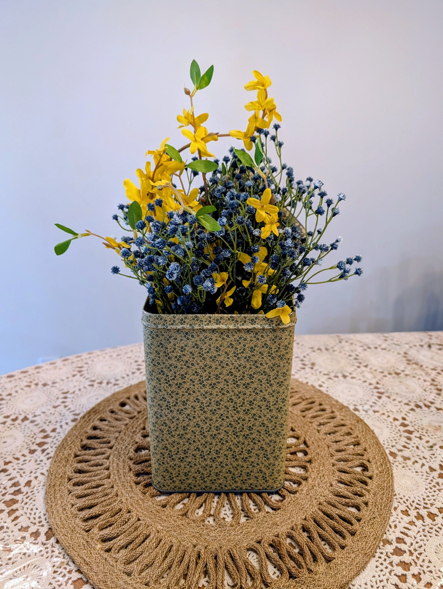 Potpourri Press Canister with Lid