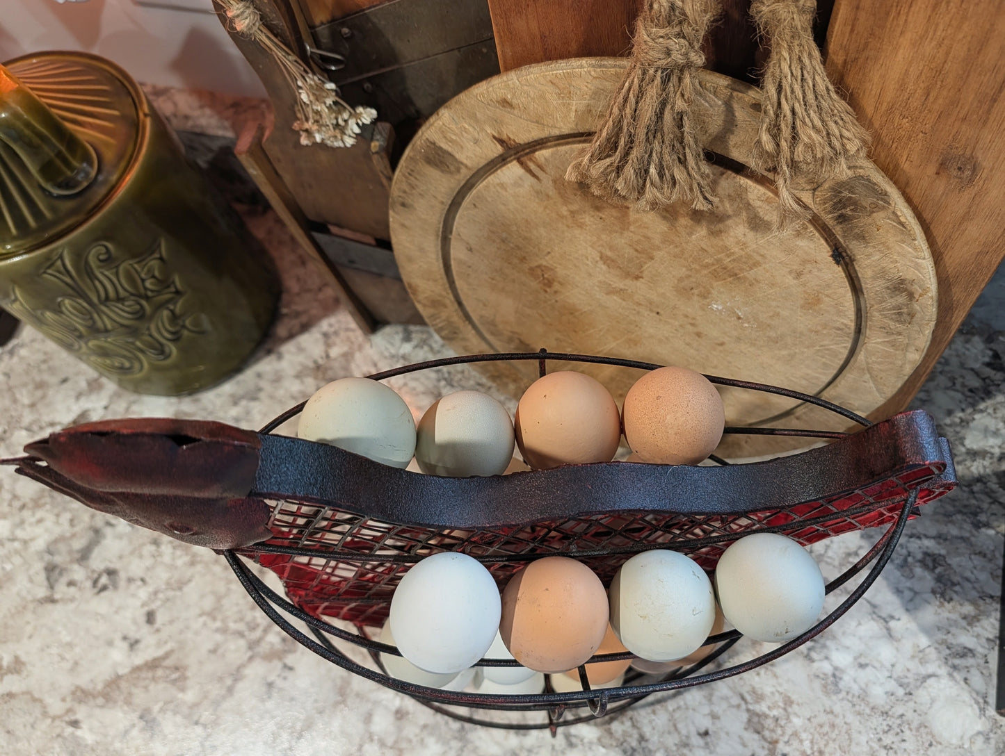 Standing Wire Chicken Egg Holder