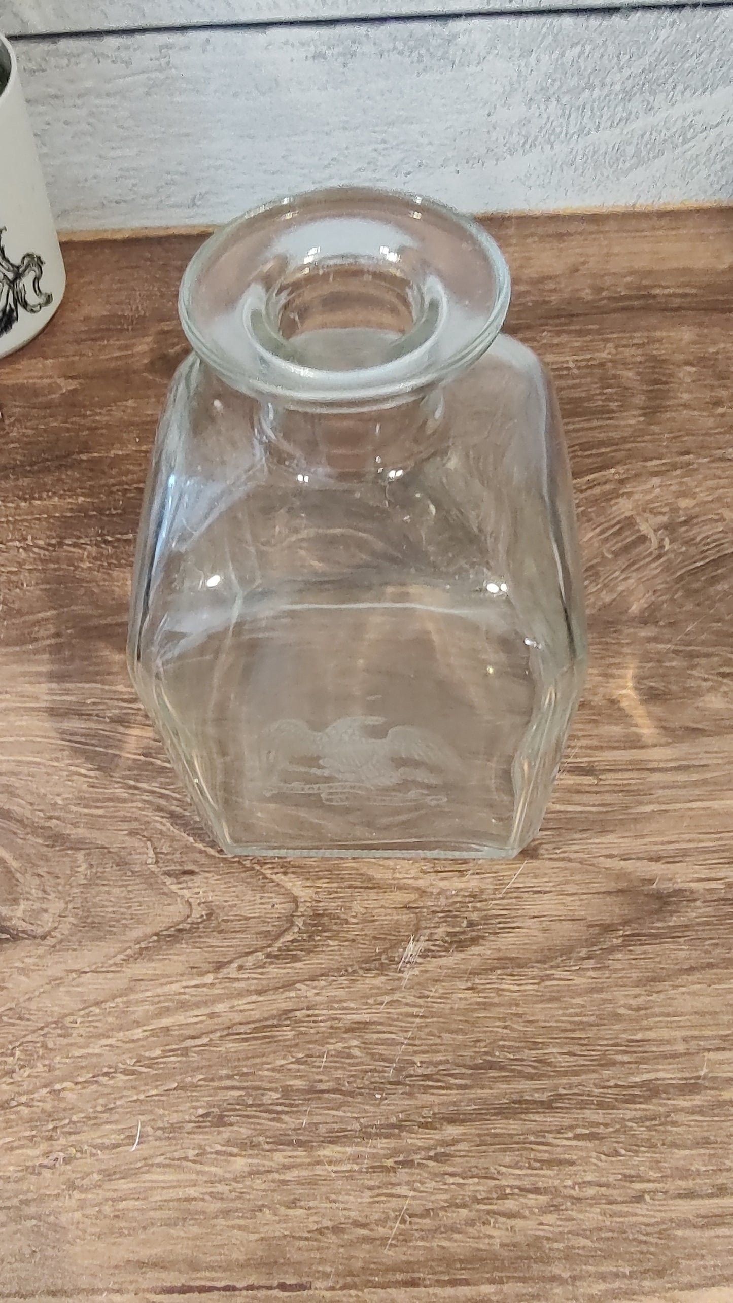 Eagle Embossed Decanter (no topper)